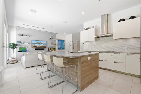 Villa ou maison à vendre à Aventura, Floride: 5 chambres, 326.18 m2 № 2088357 - photo 10