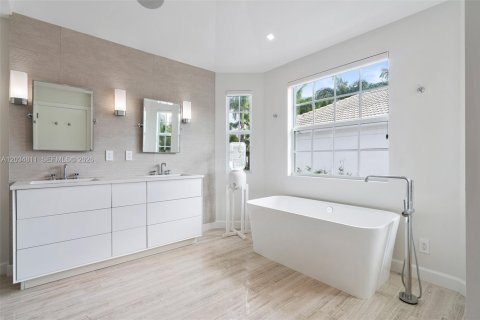 Villa ou maison à vendre à Aventura, Floride: 5 chambres, 326.18 m2 № 2088357 - photo 18