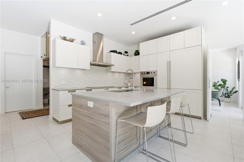 Villa ou maison à vendre à Aventura, Floride: 5 chambres, 326.18 m2 № 2088357 - photo 11