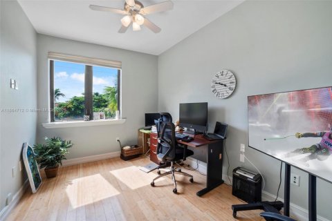 Townhouse in Fort Lauderdale, Florida 3 bedrooms, 186.55 sq.m. № 1892735 - photo 25