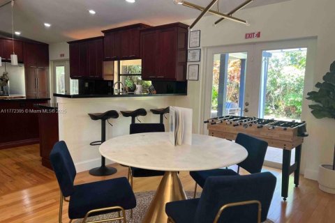 House in Fort Lauderdale, Florida 2 bedrooms, 124.3 sq.m. № 1611180 - photo 3