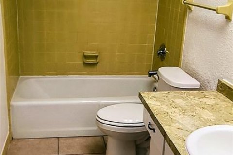 Appartement à louer à Largo, Floride: 2 chambres, 74.32 m2 № 2134511 - photo 13