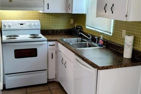 Appartement à louer à Largo, Floride: 2 chambres, 74.32 m2 № 2134511 - photo 9