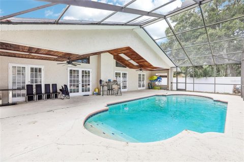 House in Largo, Florida 3 bedrooms, 159.98 sq.m. № 2412680 - photo 28