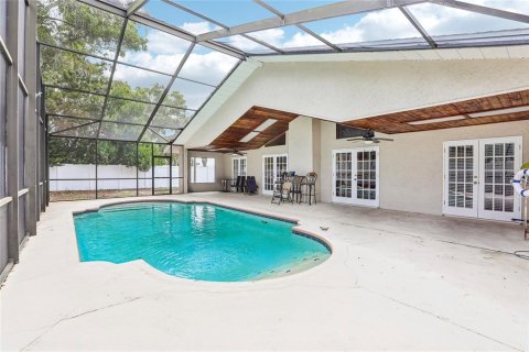 House in Largo, Florida 3 bedrooms, 159.98 sq.m. № 2412680 - photo 29