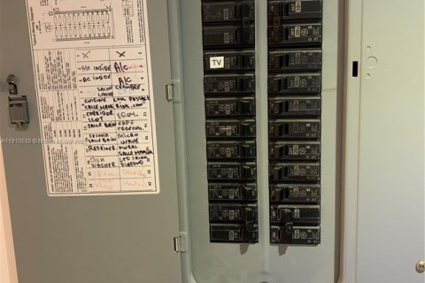 Condominio en venta en Hollywood, Florida, 1 dormitorio, 76.64 m2 № 1966950 - foto 10