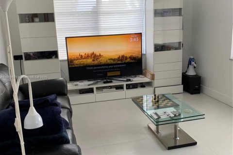 Condominio en venta en Hollywood, Florida, 1 dormitorio, 76.64 m2 № 1966950 - foto 9