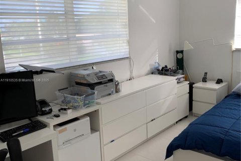 Condominio en venta en Hollywood, Florida, 1 dormitorio, 76.64 m2 № 1966950 - foto 4
