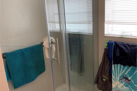 Condominio en venta en Hollywood, Florida, 1 dormitorio, 76.64 m2 № 1966950 - foto 13