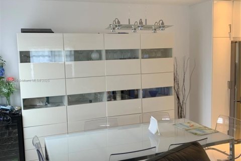 Condominio en venta en Hollywood, Florida, 1 dormitorio, 76.64 m2 № 1966950 - foto 19