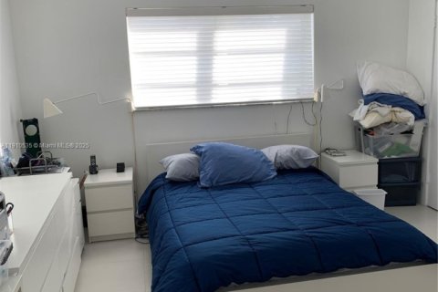 Condominio en venta en Hollywood, Florida, 1 dormitorio, 76.64 m2 № 1966950 - foto 2