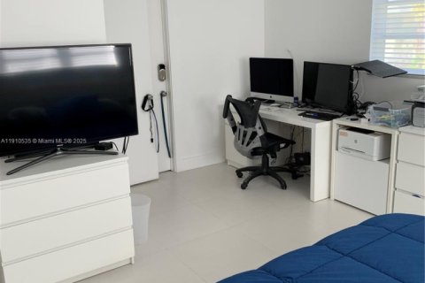 Condominio en venta en Hollywood, Florida, 1 dormitorio, 76.64 m2 № 1966950 - foto 8