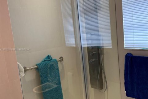 Condominio en venta en Hollywood, Florida, 1 dormitorio, 76.64 m2 № 1966950 - foto 6