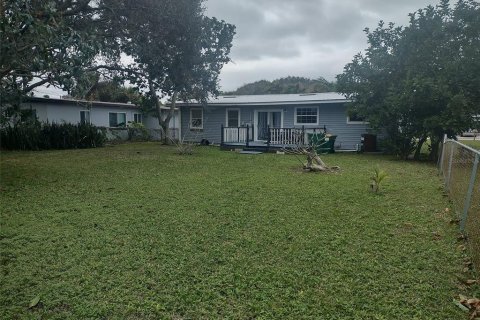 House in Cocoa Beach, Florida 3 bedrooms, 105.91 sq.m. № 2359410 - photo 5