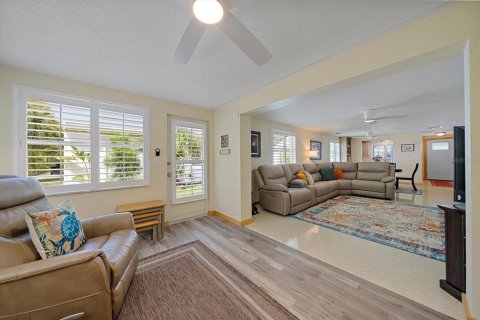 Copropriété à vendre à Longboat Key, Floride: 2 chambres, 105.91 m2 № 2414053 - photo 11