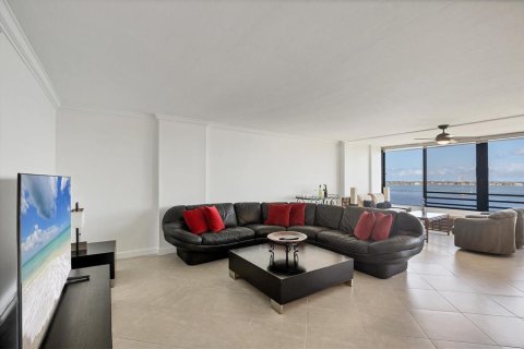 Condominio en venta en Sarasota, Florida, 2 dormitorios, 129.78 m2 № 1721073 - foto 8
