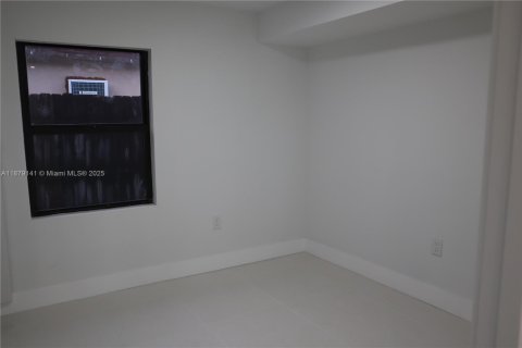 Casa en alquiler en Hollywood, Florida, 2 dormitorios, 124.49 m2 № 1927844 - foto 4
