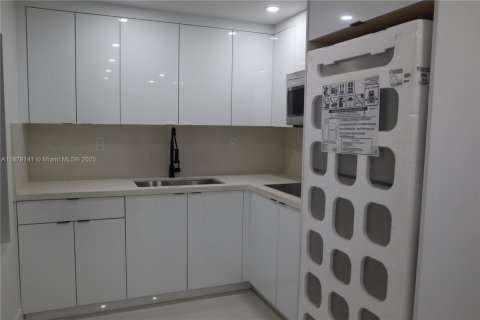 Casa en alquiler en Hollywood, Florida, 2 dormitorios, 124.49 m2 № 1927844 - foto 7