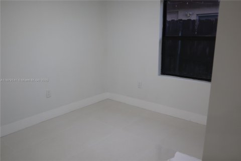 Casa en alquiler en Hollywood, Florida, 2 dormitorios, 124.49 m2 № 1927844 - foto 5