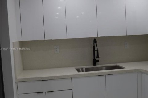 Casa en alquiler en Hollywood, Florida, 2 dormitorios, 124.49 m2 № 1927844 - foto 6
