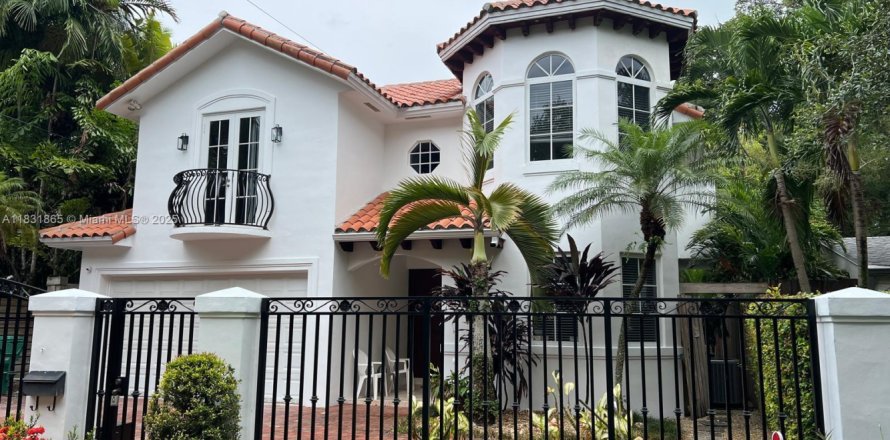 Villa ou maison à Miami, Floride 4 chambres, 269.97 m2 № 1818779