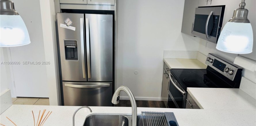 Condo à Hallandale Beach, Floride, 1 chambre  № 2057917