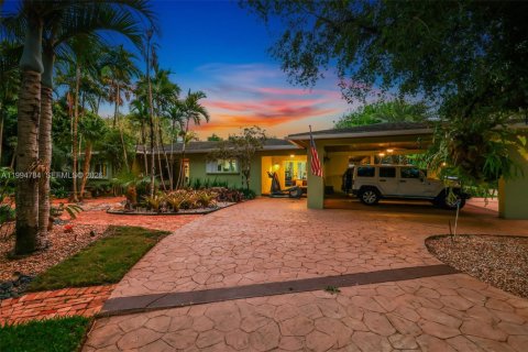 Дом в Майами, Флорида 8 комнат, 378.3м2 № 2062503