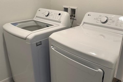 Touwnhouse à louer à DeLand, Floride: 3 chambres, 159.98 m2 № 2109462 - photo 7