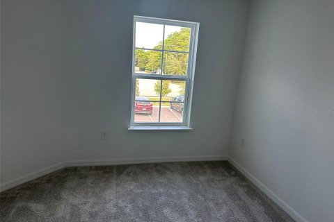 Touwnhouse à louer à DeLand, Floride: 3 chambres, 159.98 m2 № 2109462 - photo 5