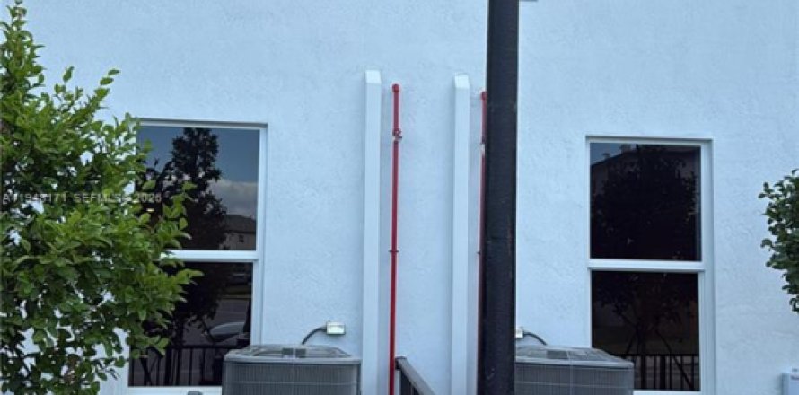 Кондоминиум с 3 спальнями в Хомстед, Флорида № 2004190