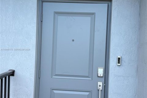 Снять в аренду кондоминиум в Хомстед, Флорида 3 спальни, № 2004190 - фото 2