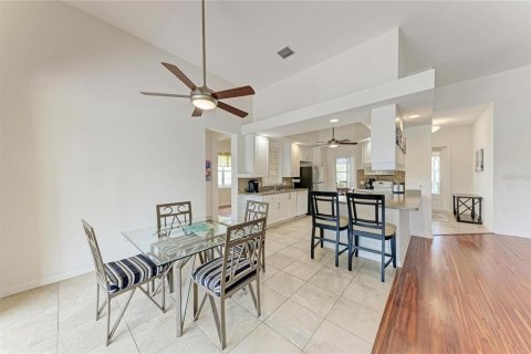 House in Venice, Florida 5 bedrooms, 235.69 sq.m. № 2398468 - photo 21