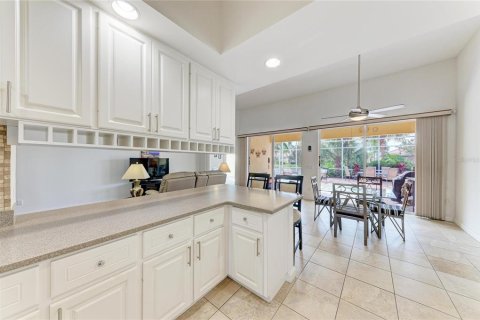 House in Venice, Florida 5 bedrooms, 235.69 sq.m. № 2398468 - photo 20