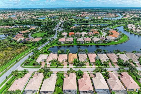 House in Venice, Florida 5 bedrooms, 235.69 sq.m. № 2398468 - photo 8
