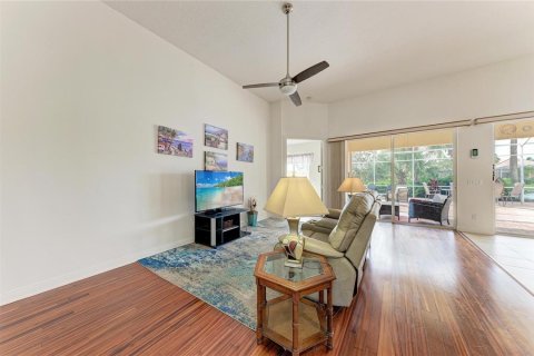 House in Venice, Florida 5 bedrooms, 235.69 sq.m. № 2398468 - photo 12
