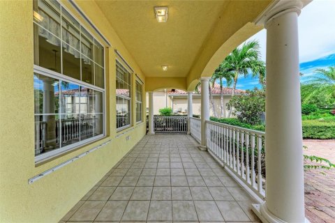 House in Venice, Florida 5 bedrooms, 235.69 sq.m. № 2398468 - photo 3