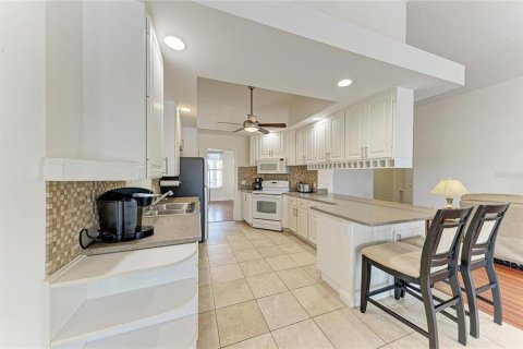 House in Venice, Florida 5 bedrooms, 235.69 sq.m. № 2398468 - photo 17