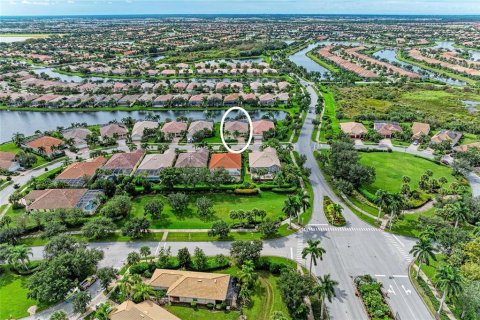House in Venice, Florida 5 bedrooms, 235.69 sq.m. № 2398468 - photo 5
