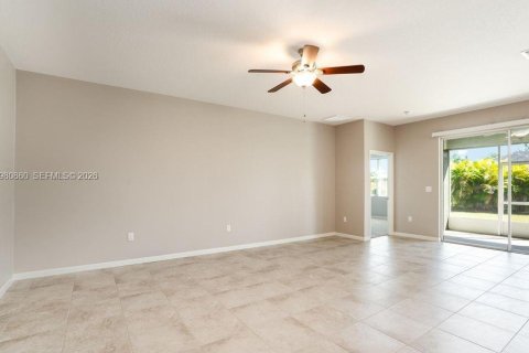 Casa en alquiler en Palm Bay, Florida, 4 dormitorios № 2050162 - foto 17