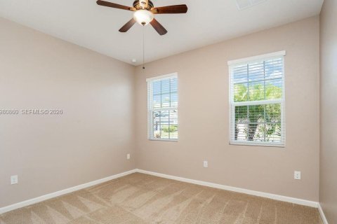 Casa en alquiler en Palm Bay, Florida, 4 dormitorios № 2050162 - foto 5