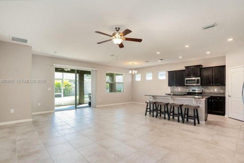 Casa en alquiler en Palm Bay, Florida, 4 dormitorios № 2050162 - foto 16