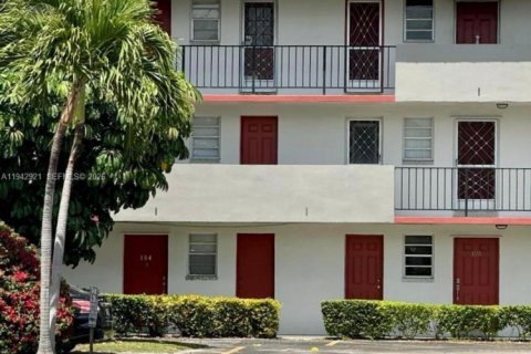 Copropriété à louer à Miami, Floride: 1 chambre, 88.63 m2 № 1999234 - photo 15