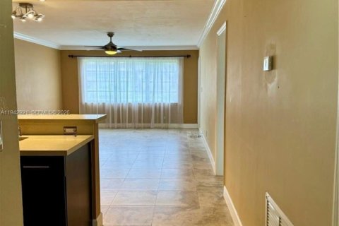 Copropriété à louer à Miami, Floride: 1 chambre, 88.63 m2 № 1999234 - photo 7