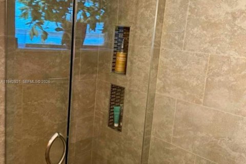 Copropriété à louer à Miami, Floride: 1 chambre, 88.63 m2 № 1999234 - photo 13