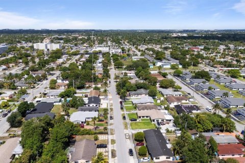 Commercial property in Miami, Florida 195.65 sq.m. № 1931995 - photo 3