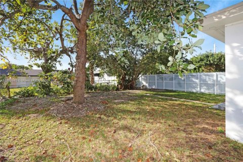 Commercial property in Miami, Florida 195.65 sq.m. № 1931995 - photo 30