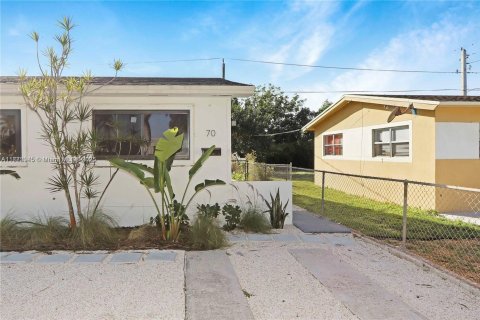 Commercial property in Miami, Florida 195.65 sq.m. № 1931995 - photo 4