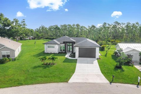 House in Punta Gorda, Florida 3 bedrooms, 172.43 sq.m. № 1849991 - photo 30