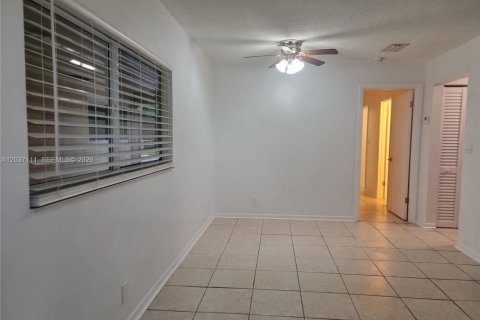 Propiedad comercial en venta en Coral Springs, Florida № 2154087 - foto 18
