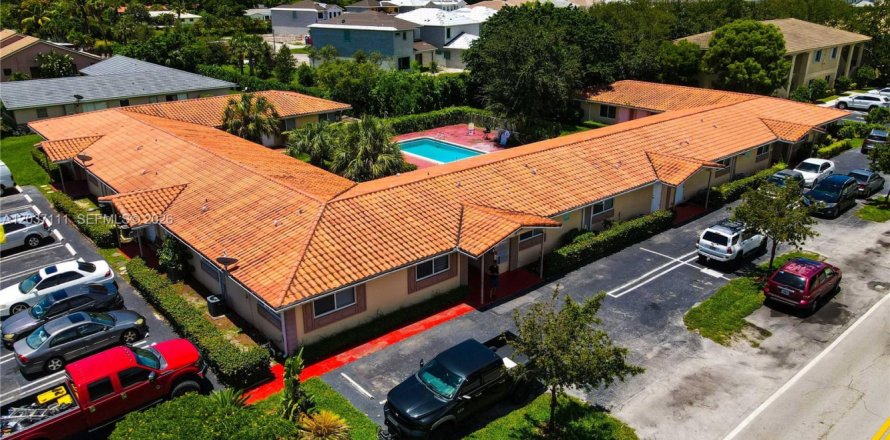 Propiedad comercial en Coral Springs, Florida № 2154087